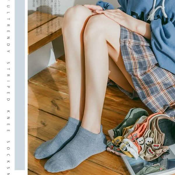 10-Pack: Embroidered Expression Women Socks