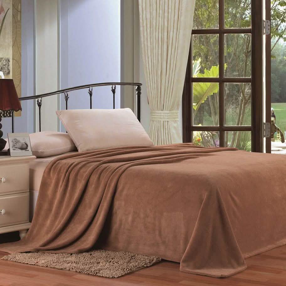 Lightweight and Soft Solid Blankets