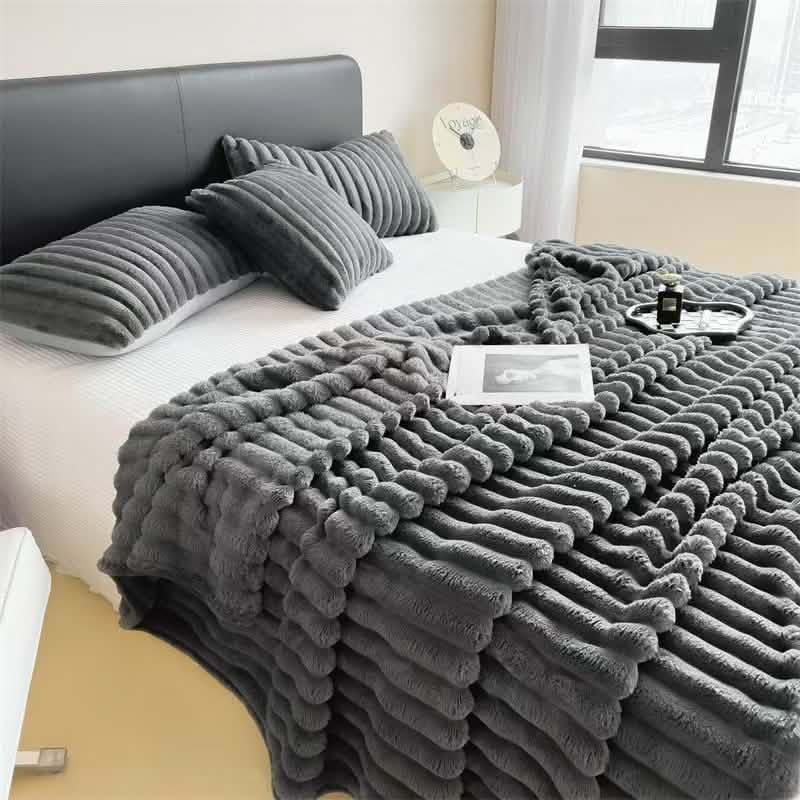 Ultra-Soft Double-Sided Fleece Blanket – Gray (All-Season)
