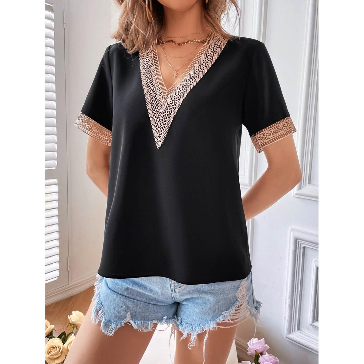 Women's Contrast Guipure Lace Blouse